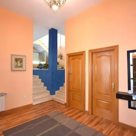 Lodge Torreta Of Gormaig, House With Swimming Pool Gormaig