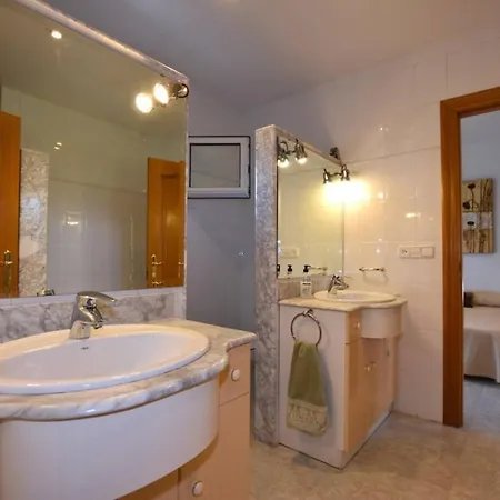 Lodge Torreta Of Gormaig, House With Swimming Pool *